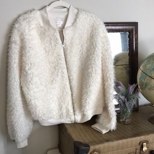 Cropped fuzzy jacket